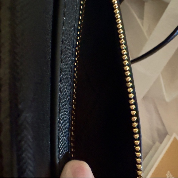 Michael Kors Large NEW Crossbody Black - Picture 8 of 12